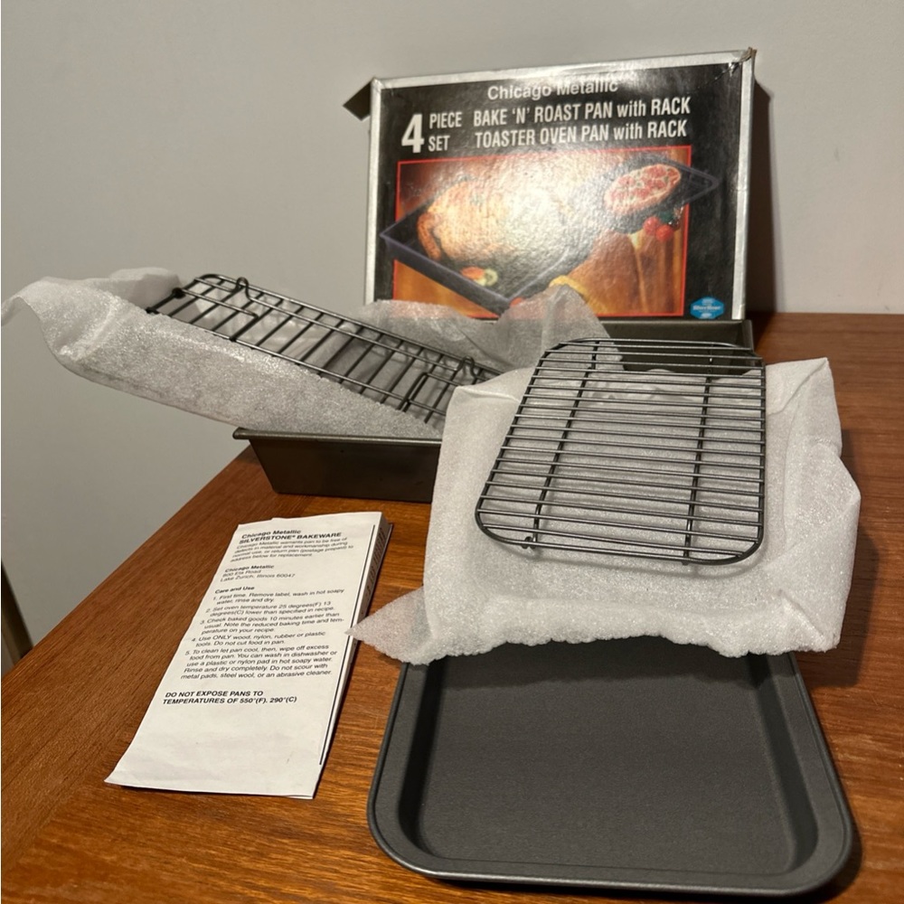Bake ‘N Roast 4 Piece Set Chicago Metallic, 2 Trays For Over And Toaster Oven